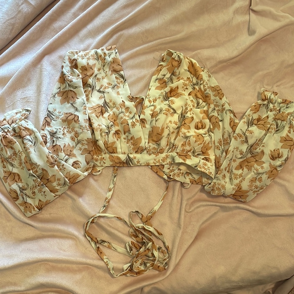 Long Sleeve Floral Crop Top